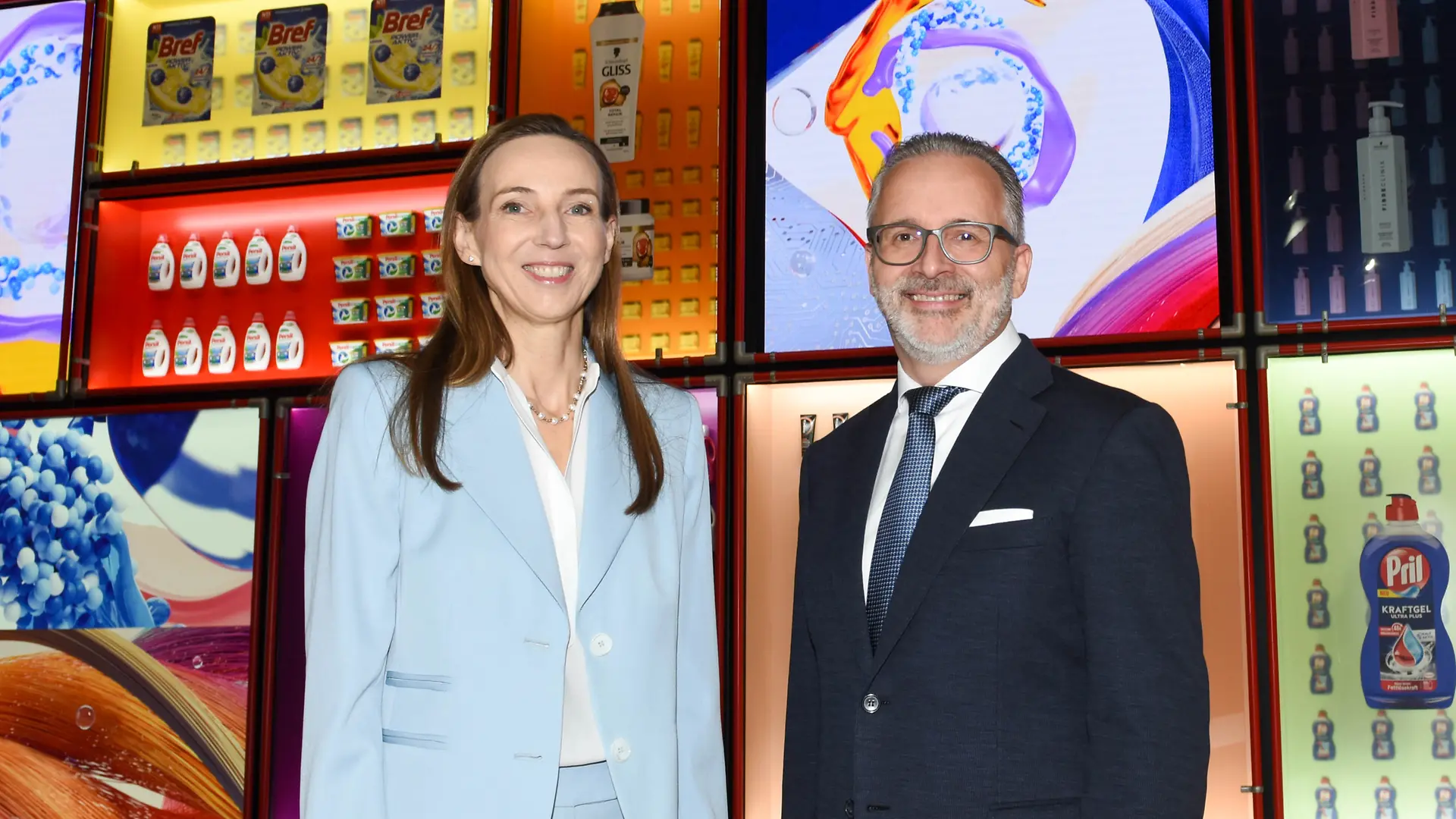 Dr. Simone Bagel-Trah, Chairwoman of the Supervisory Board and Shareholders’ Committee, and Carsten Knobel, Chairman of the Henkel Management Board